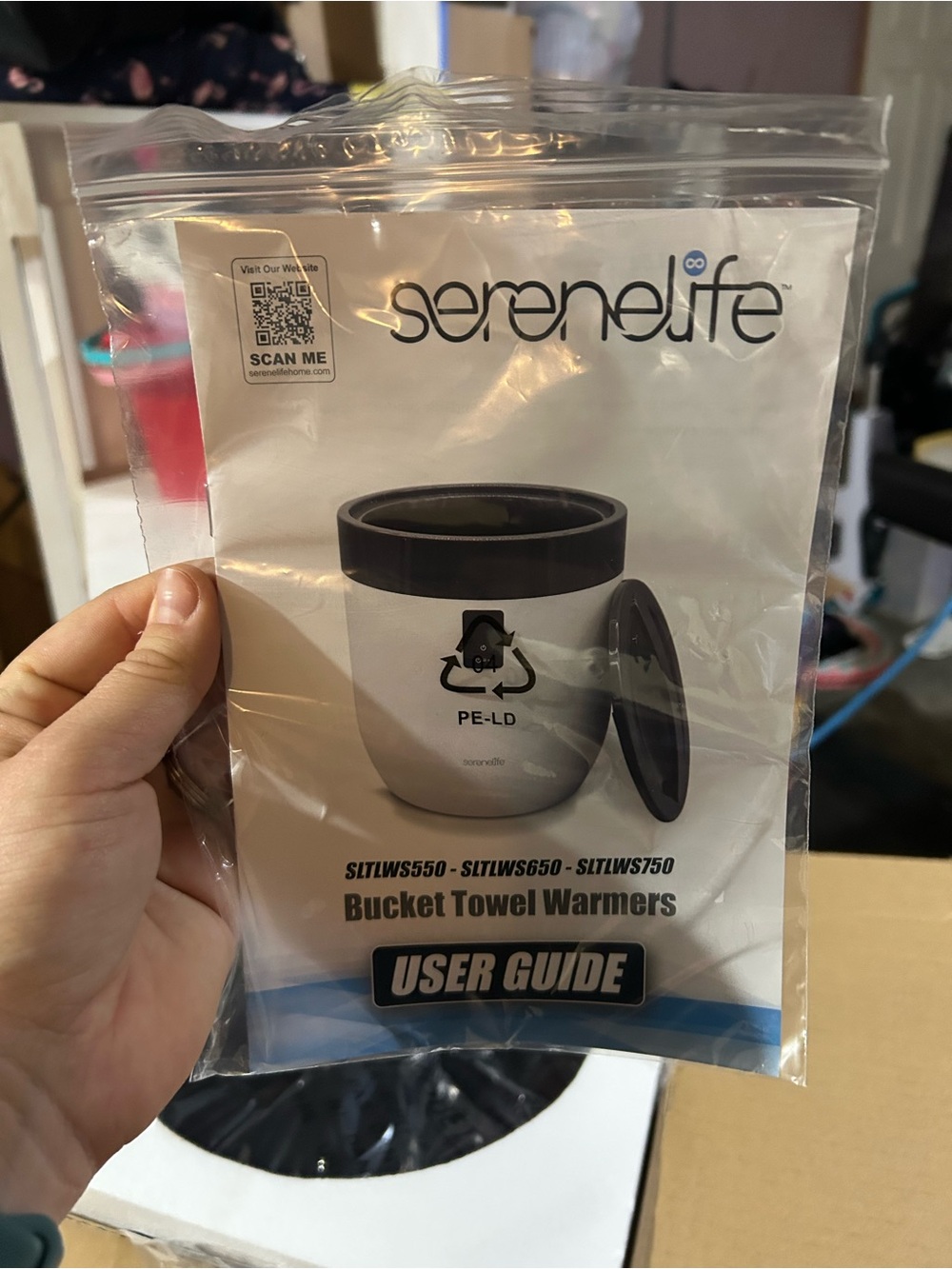 SereneLife Bucket Towel Warmer - White with Black Trim